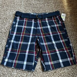 American Rag Slim Fit Plaid Shorts Size 30 w/ webbed fabric belt NWT